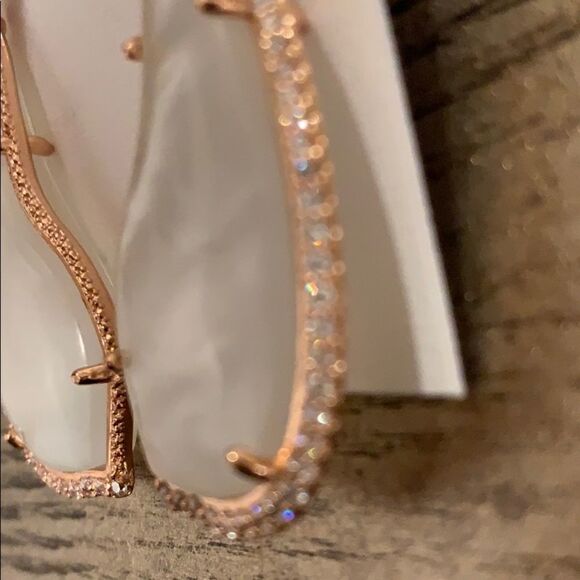 ❌Last deal ❌Kendra  Scott pearl earring - Picture 7 of 11